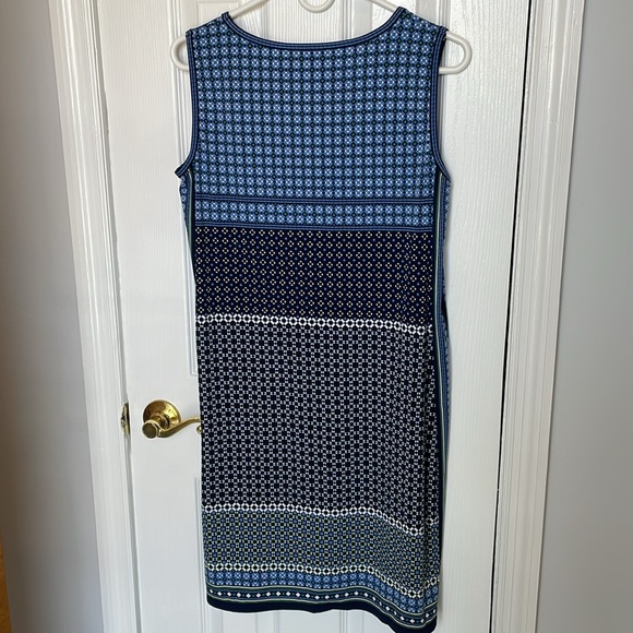 Max Studio Geometric Patterned Shift Dress - Picture 6 of 7